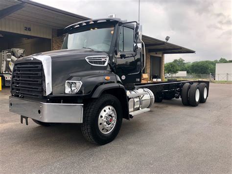 With its efficient <b>chassis</b> layout, the <b>114SD</b> simplifies the upfit process. . Freightliner 114sd cab and chassis